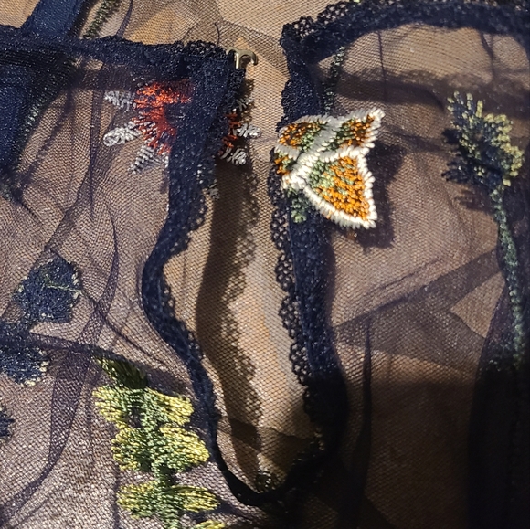 Embroidered sheer mesh bodysuit - Picture 5 of 5